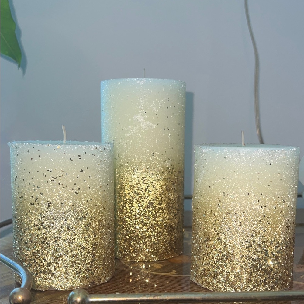 NWT White Caviar and Gold Glitter Candle Set